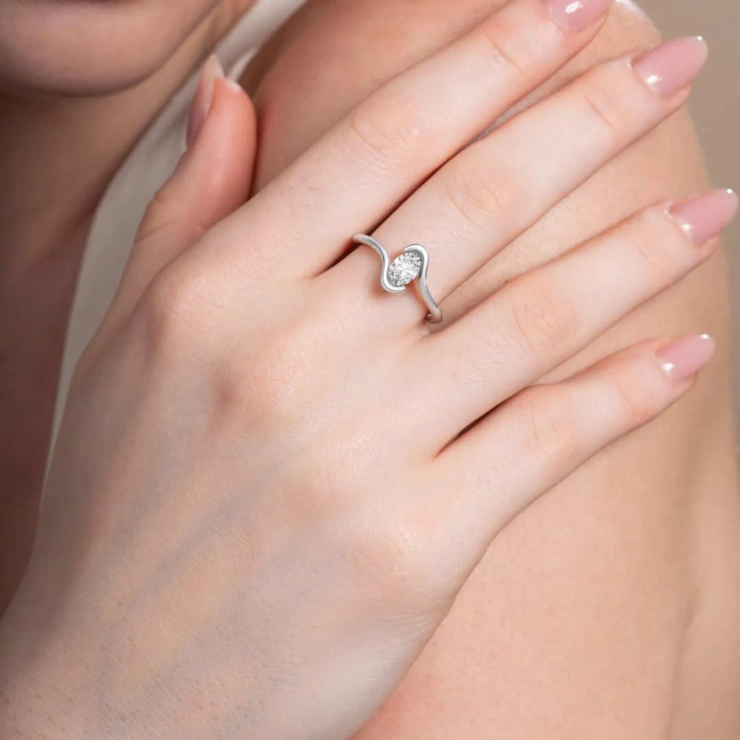 Oval Cut Diamond Twisted Ring
